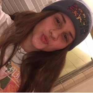 Meet your Posher, Poli